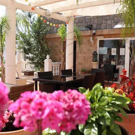 Ξενοδοχείο Casa Dia Y Noche 2*